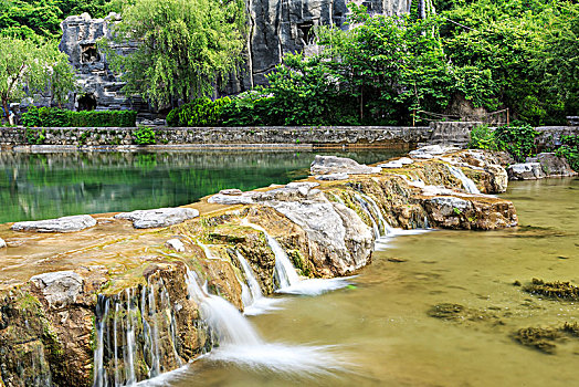 rong bach kim mb
